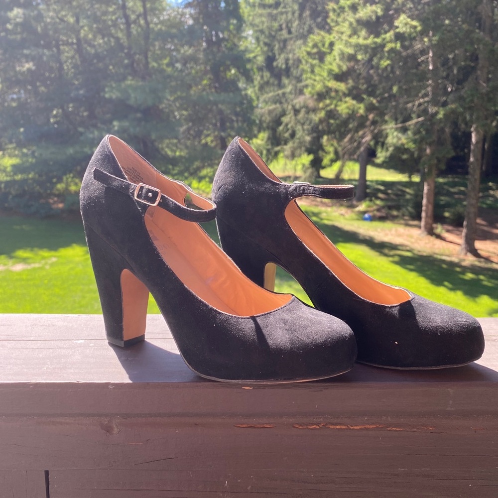 Crown Vintage black suede heels